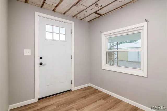 $350,000 | 18347 Windy Hill Road, Staunton, IL 62088