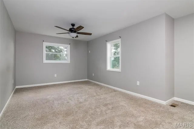 $350,000 | 18347 Windy Hill Road, Staunton, IL 62088