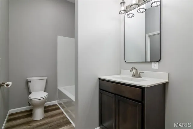 $350,000 | 18347 Windy Hill Road, Staunton, IL 62088