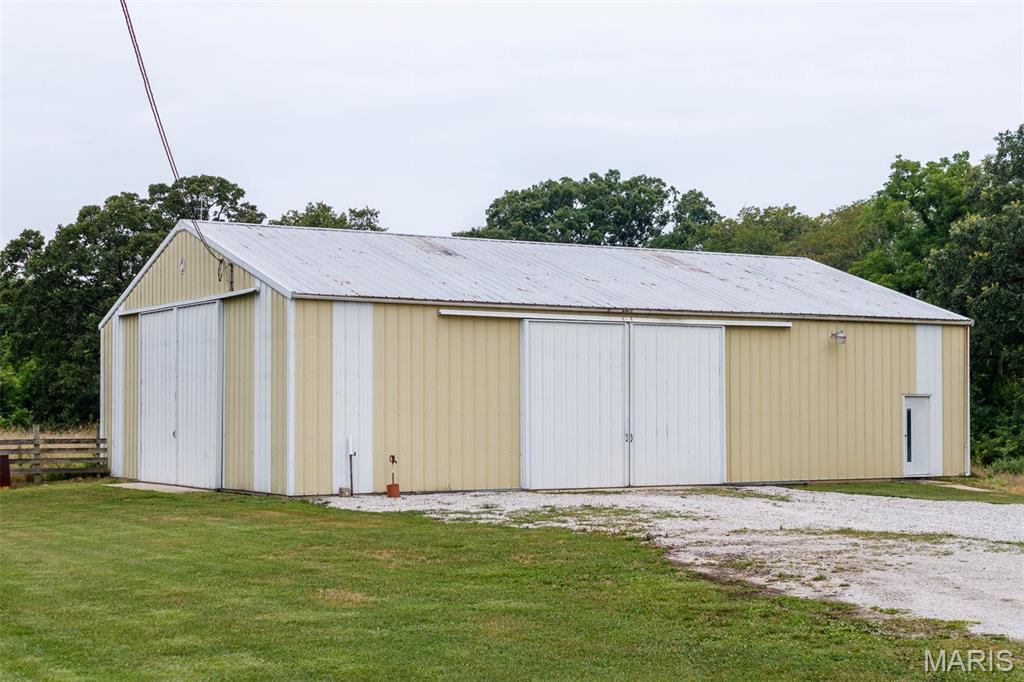 18347 Windy Hill Road Staunton, IL 62088 - Photo 6 of 58