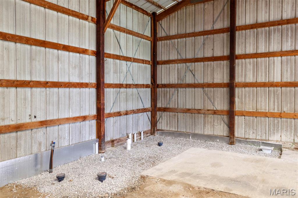 18347 Windy Hill Road Staunton, IL 62088 - Photo 8 of 58