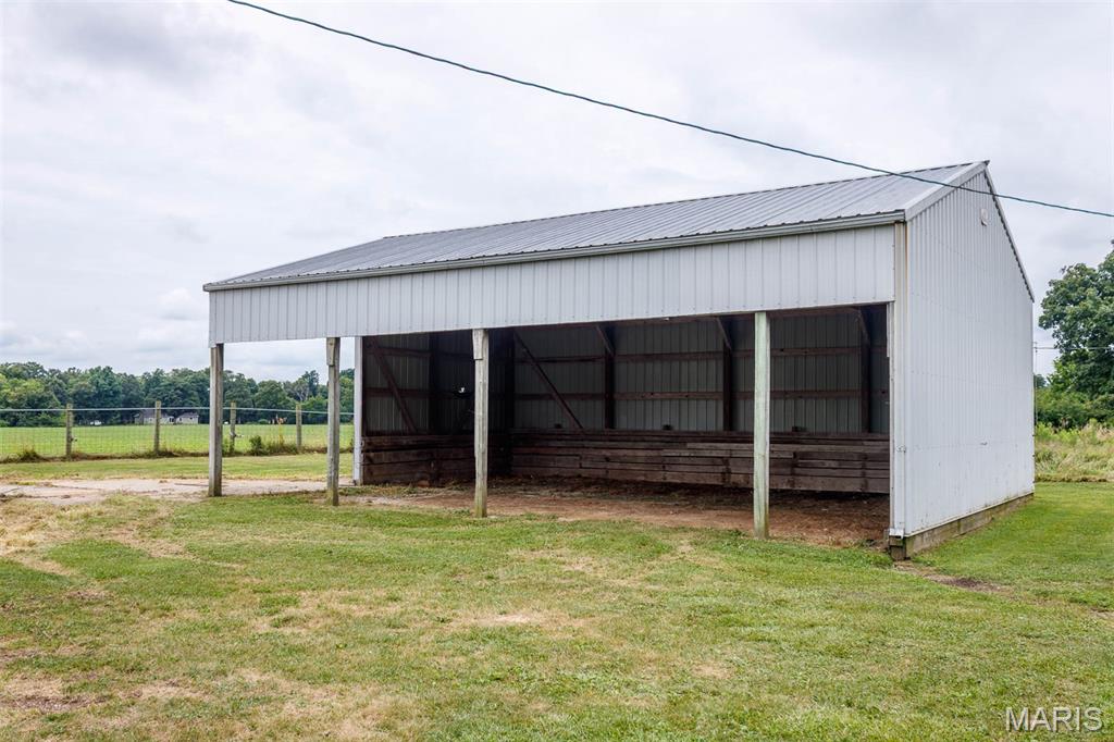 18347 Windy Hill Road Staunton, IL 62088 - Photo 9 of 58