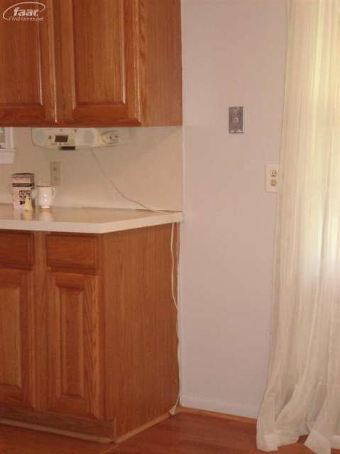 1526 Flushing Road Flushing, MI 48433 - Photo 4 of 19 20416112-3.JPG