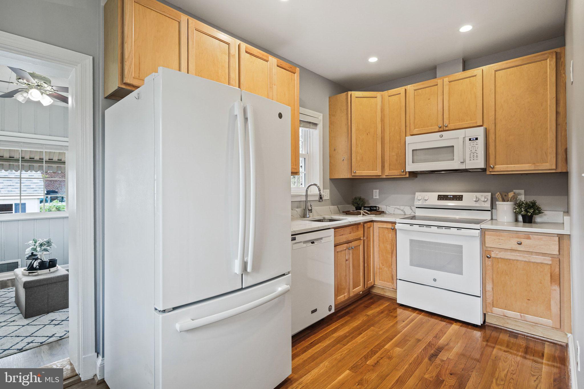 2300 Homestead Drive Silver Spring, MD 20902 - Photo 9 of 37 Upgraded Kitchen with New Stove!