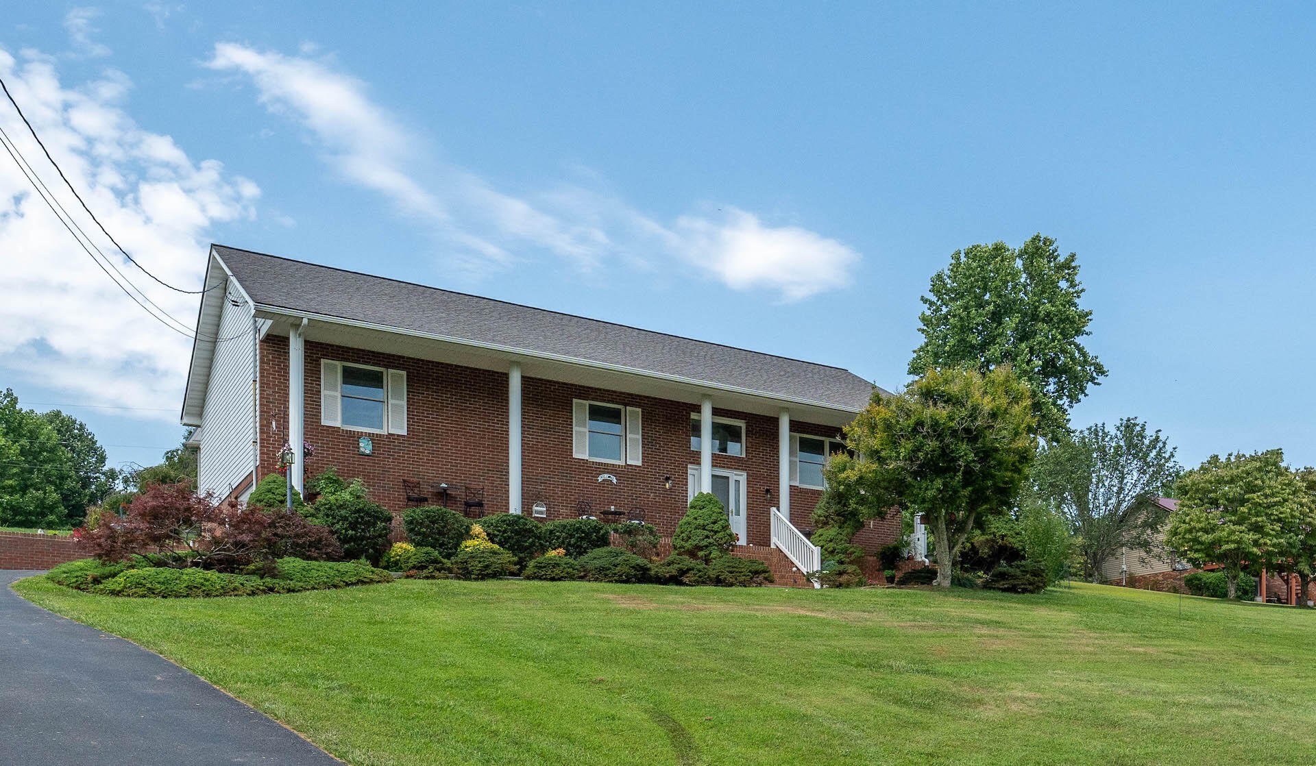 139 Dogwood Hills Road Fall Branch, TN 37656 - Photo 3 of 60 139 Dogwood Hills Rd (2 of 60)