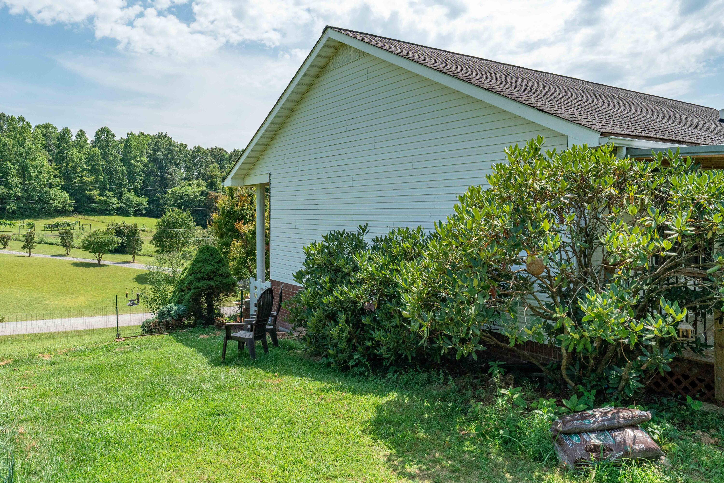 139 Dogwood Hills Road Fall Branch, TN 37656 - Photo 50 of 60 139 Dogwood Hills Rd (23 of 60)