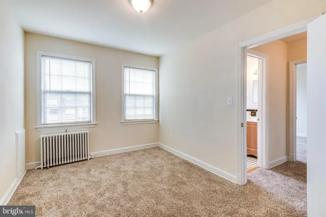 $999 | 219 Oakwood Street Southeast, Unit 303, Washington, DC 20032