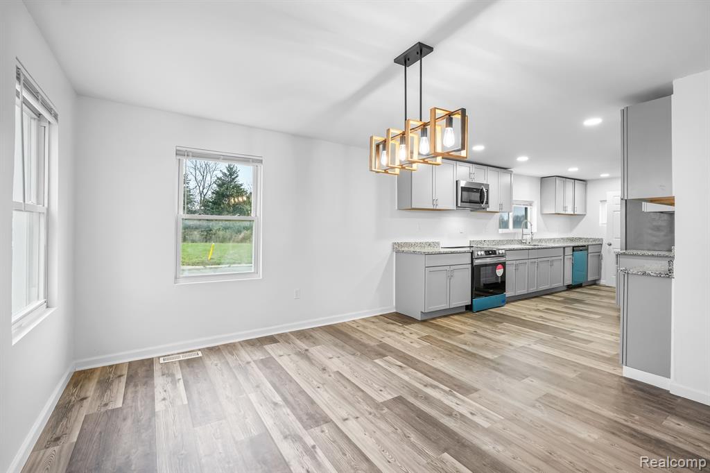 15411 33 Mile Road Armada, MI 48005 - Photo 3 of 31