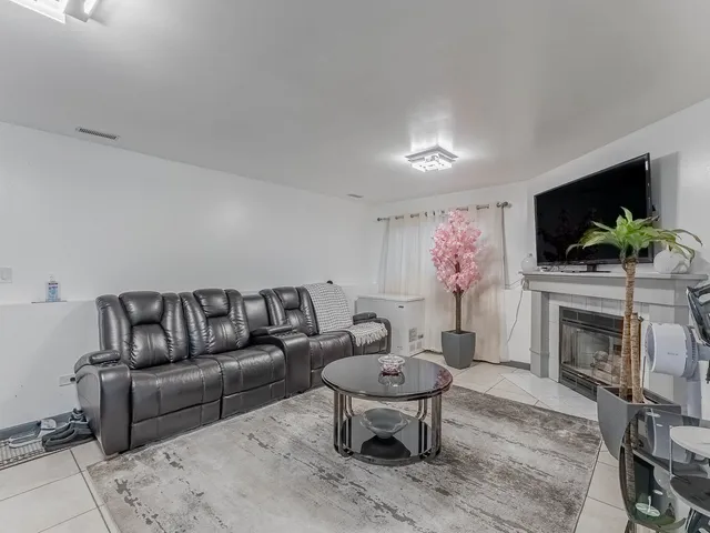 $400,000 | 921 North Grace Street, Lombard, IL 60148