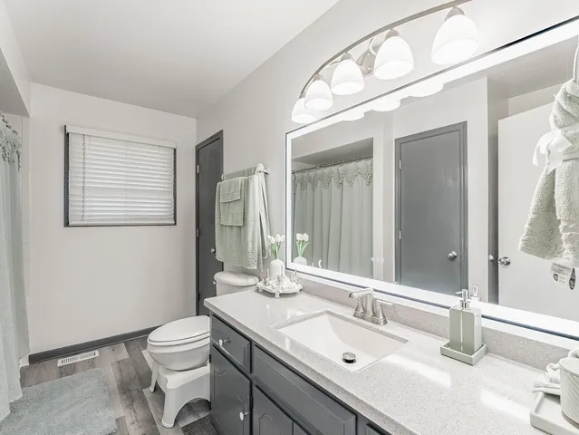 $400,000 | 921 North Grace Street, Lombard, IL 60148