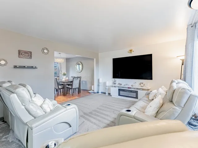 $400,000 | 921 North Grace Street, Lombard, IL 60148