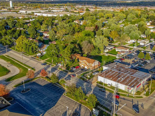 $400,000 | 921 North Grace Street, Lombard, IL 60148