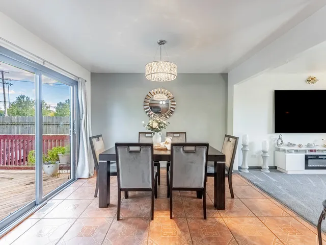 $400,000 | 921 North Grace Street, Lombard, IL 60148