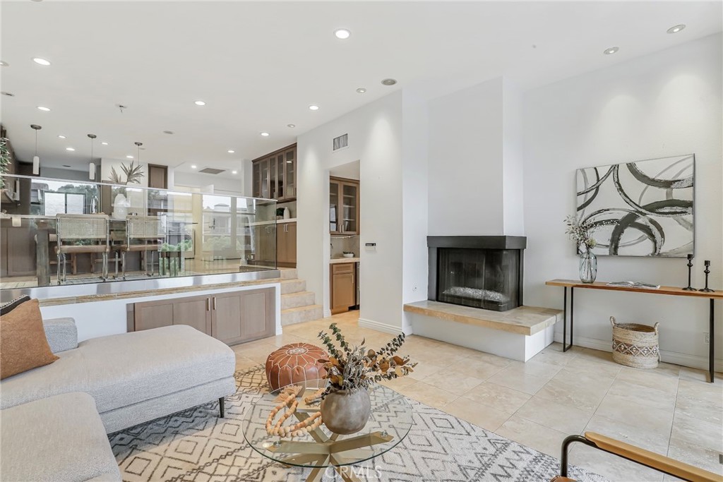 8212 Marina Pacifica Drive Long Beach, CA 90803 - Photo 6 of 35