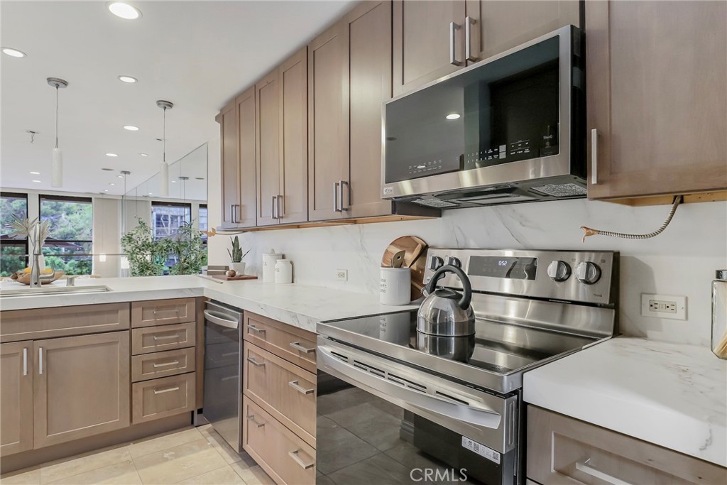 8212 Marina Pacifica Drive Long Beach, CA 90803 - Photo 8 of 35