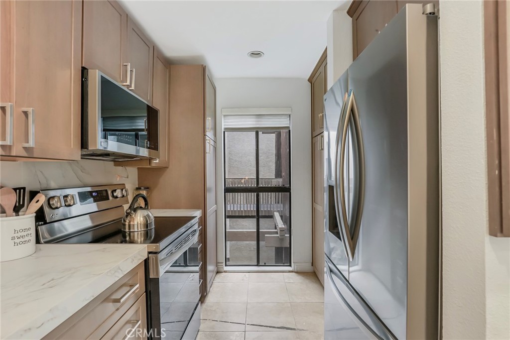 8212 Marina Pacifica Drive Long Beach, CA 90803 - Photo 10 of 35