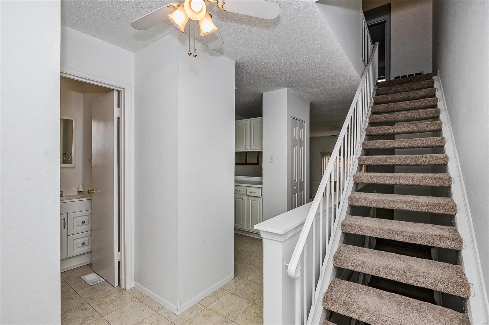 1210 Wicklow Road, Unit E Ballwin, MO 63021 - Photo 2 of 18 Gallery Image 2
