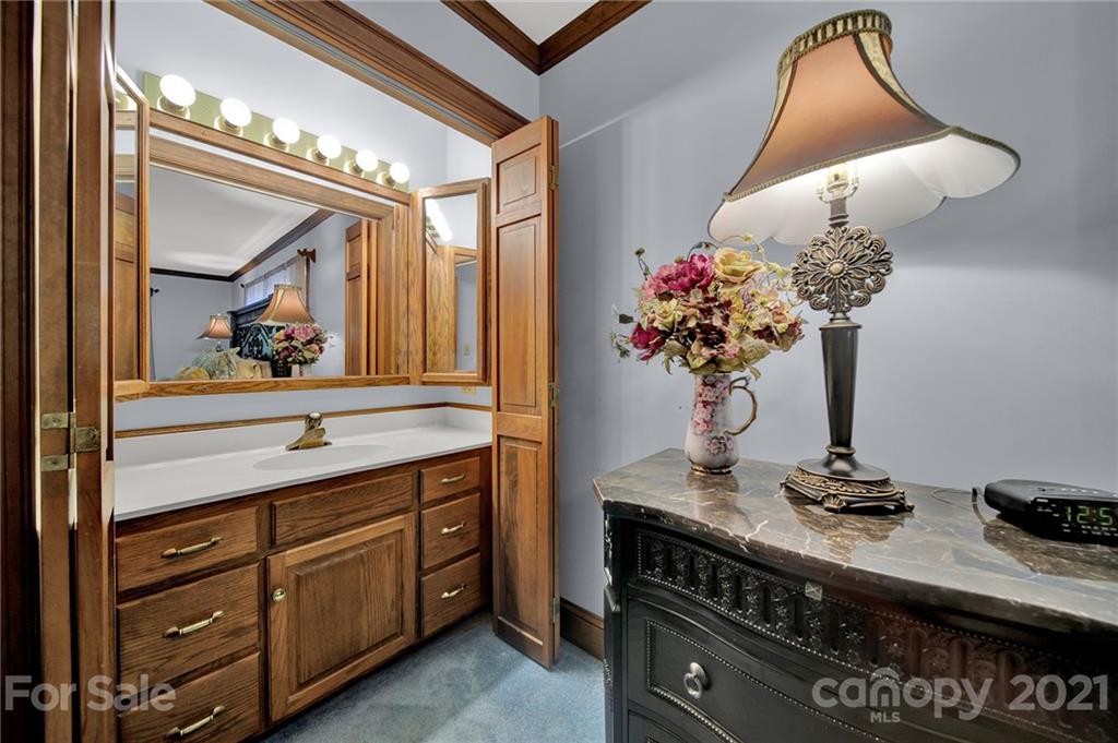 13321 Woody Point Road Charlotte, NC 28278 - Photo 12 of 48 Gallery Image 12