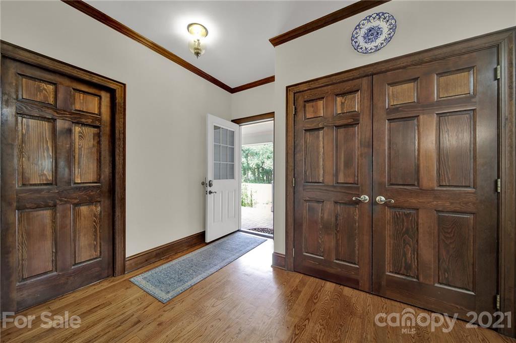 13321 Woody Point Road Charlotte, NC 28278 - Photo 3 of 48 Gallery Image 3