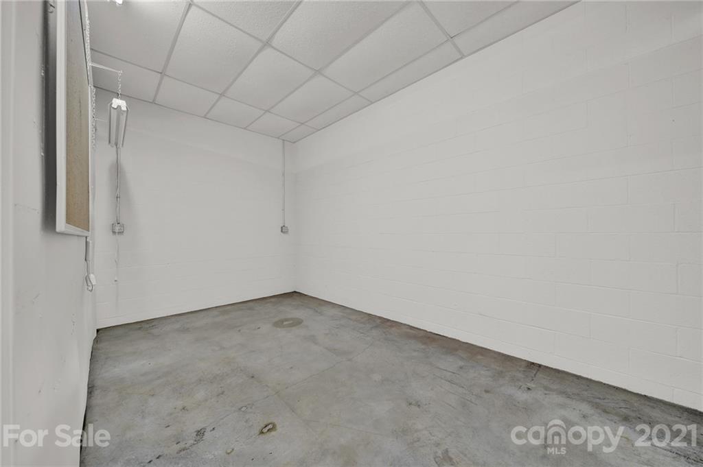 13321 Woody Point Road Charlotte, NC 28278 - Photo 35 of 48 Gallery Image 35