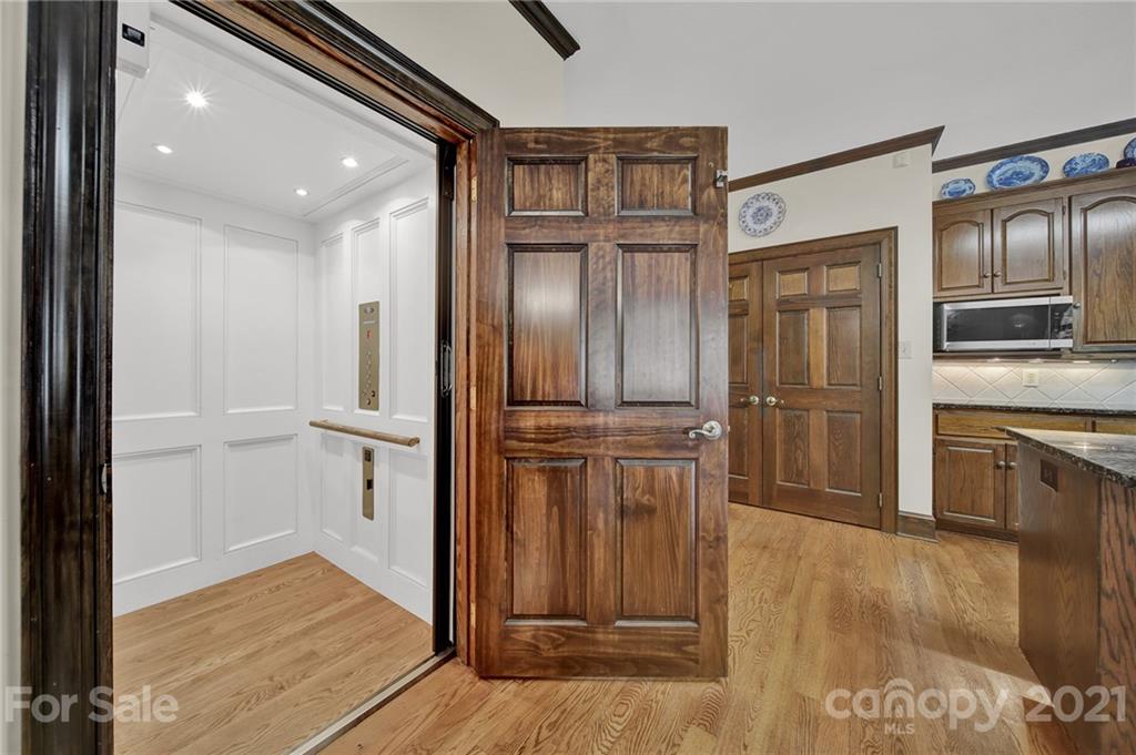 13321 Woody Point Road Charlotte, NC 28278 - Photo 7 of 48 Gallery Image 7