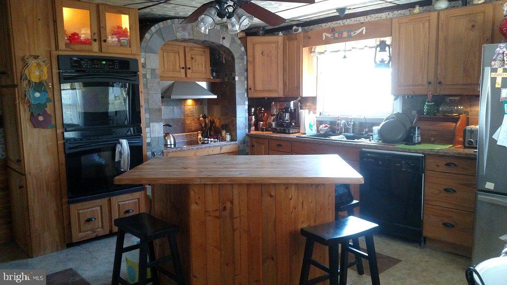 2410 Springwood Road York, PA 17402 - Photo 17 of 32 Gallery Image 17