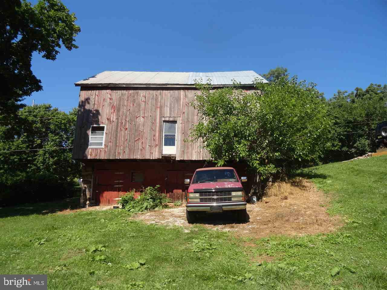 2410 Springwood Road York, PA 17402 - Photo 5 of 32 Gallery Image 5