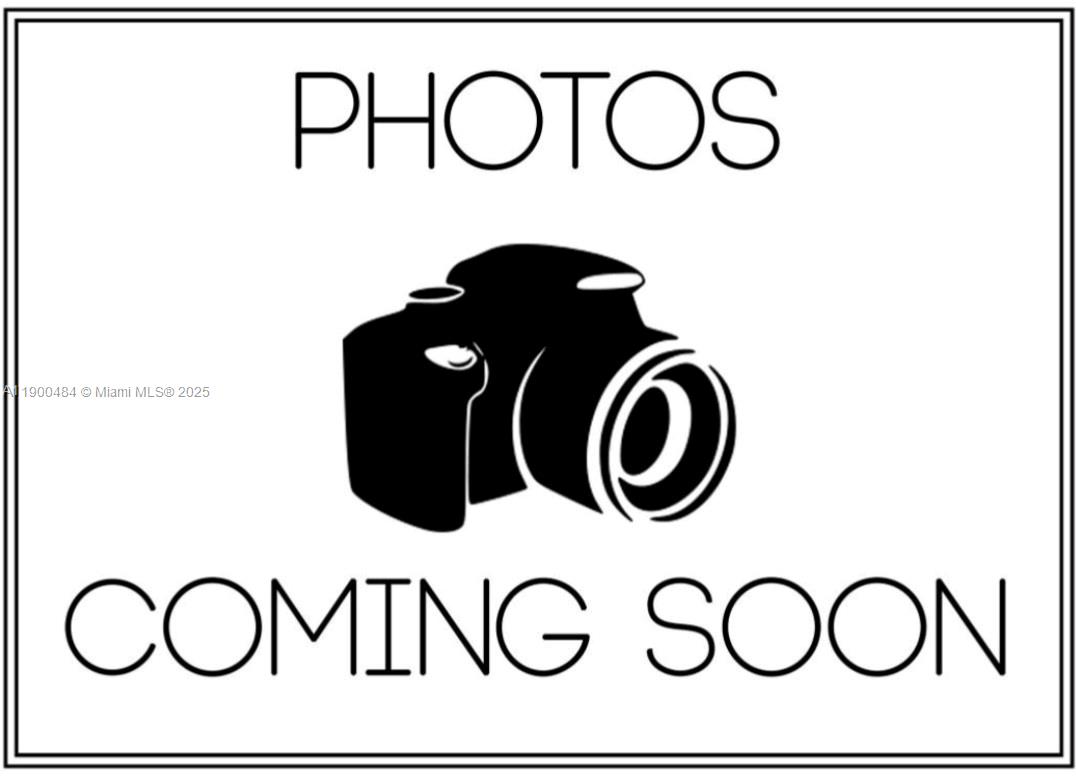 454 Dover Road Jupiter, FL 33469 - Photo 6 of 6 a close up of a wall with a sink