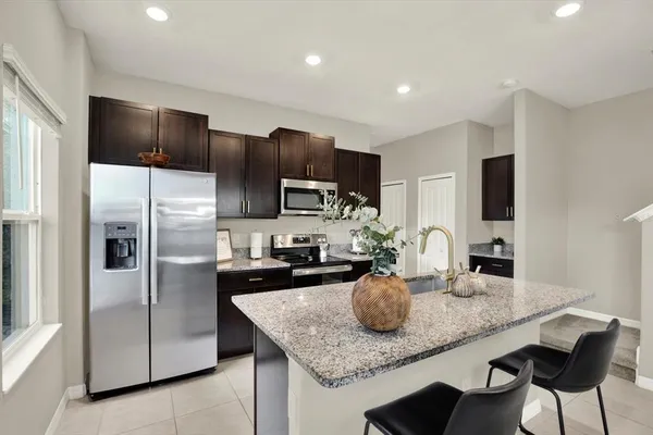 $3,000 | 4732 Pickering Harbor Place, Tampa, FL 33619