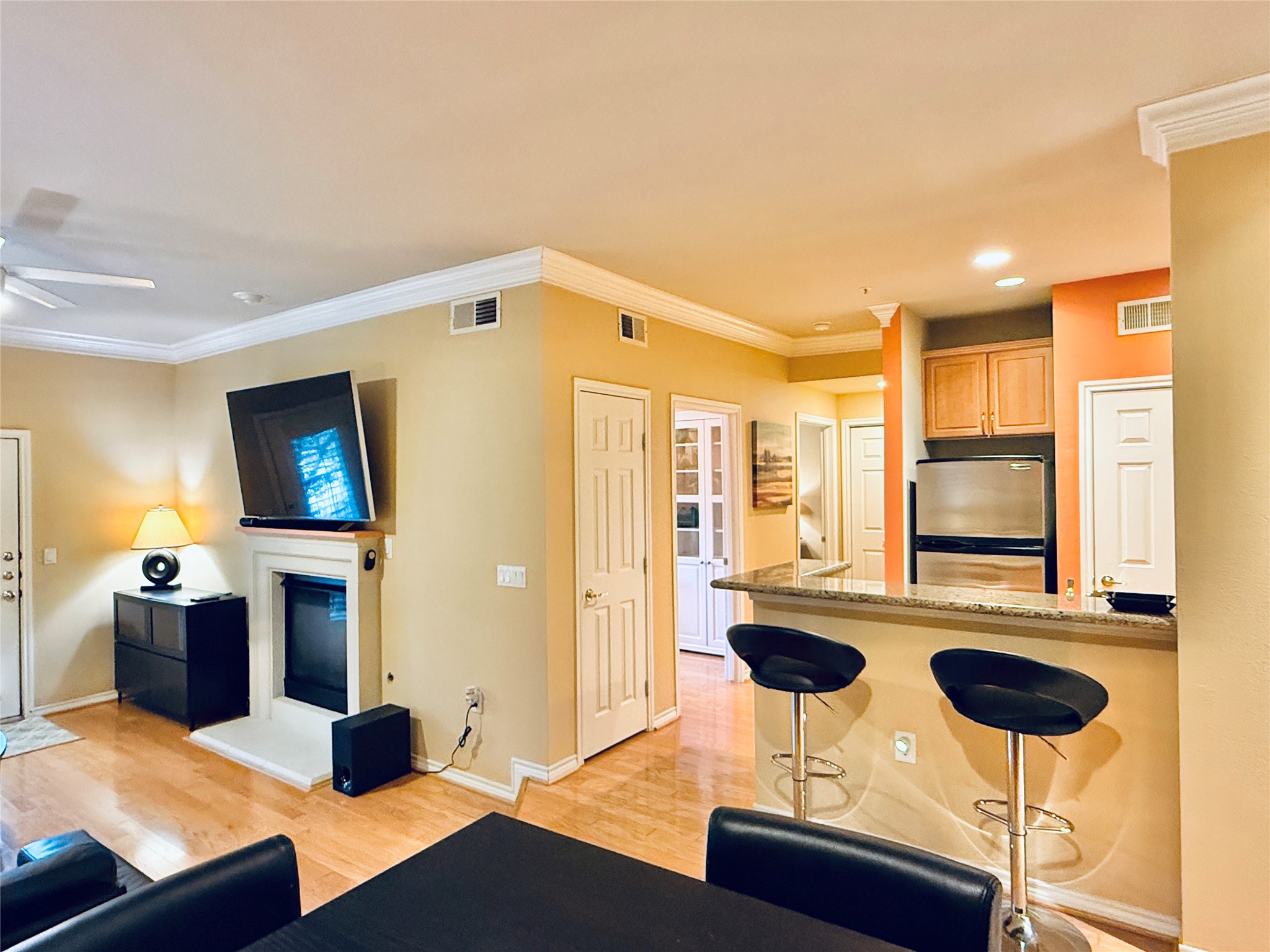 2400 McCue Road, Unit 325 Houston, TX 77056 - Photo 4 of 28