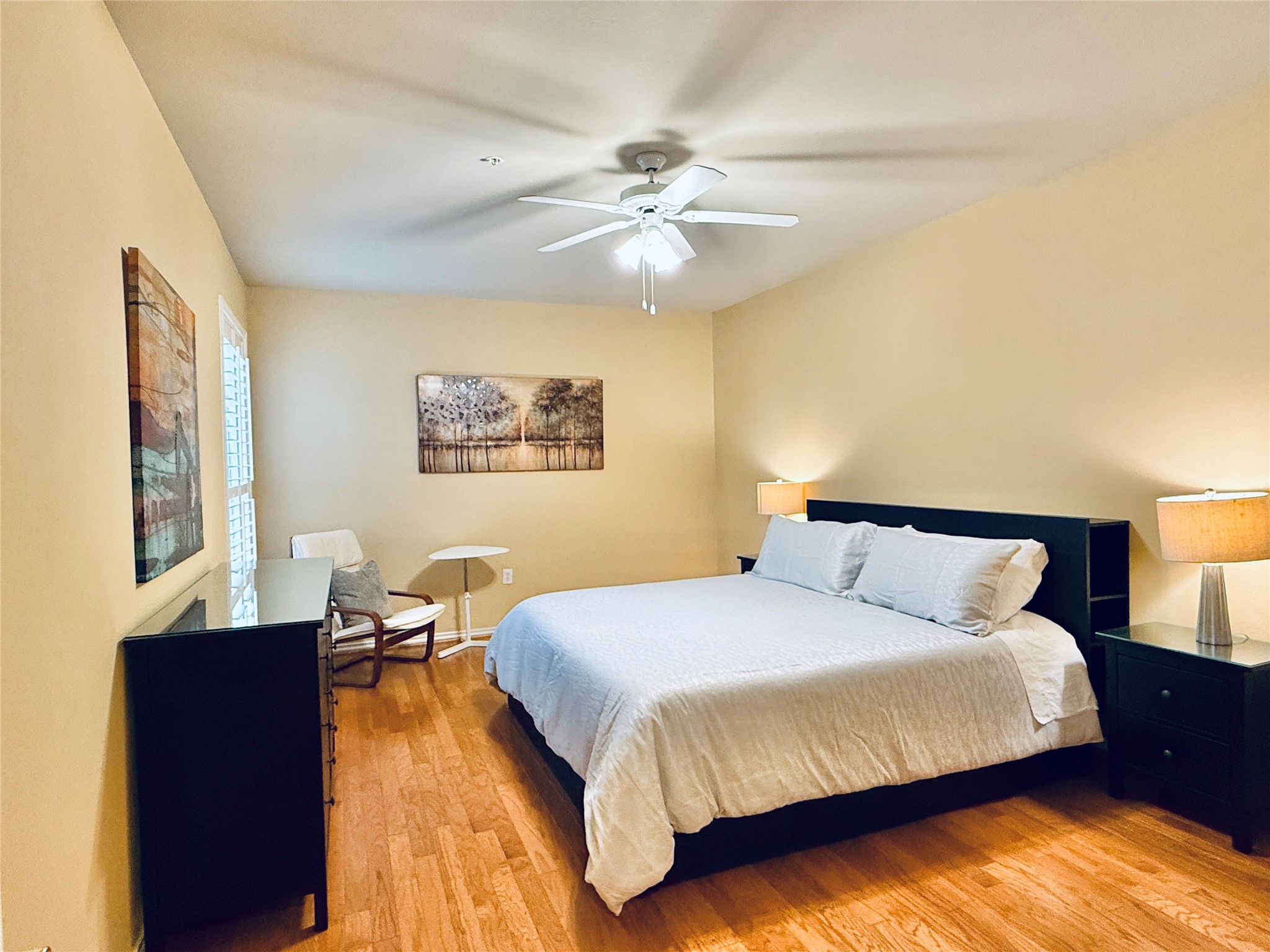 2400 McCue Road, Unit 325 Houston, TX 77056 - Photo 9 of 28 Bedroom