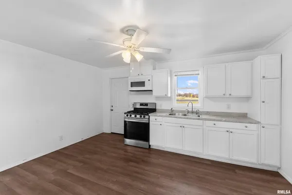 $136,000 | 3221 66th Avenue, Moline, IL 61265