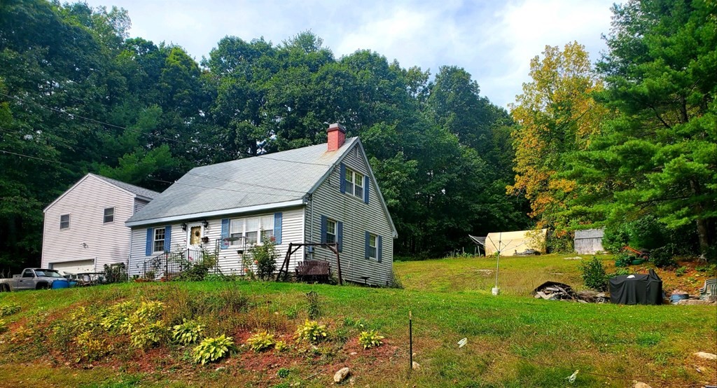 162 Old Worcester Road Charlton, MA 01507 - Photo 3 of 20