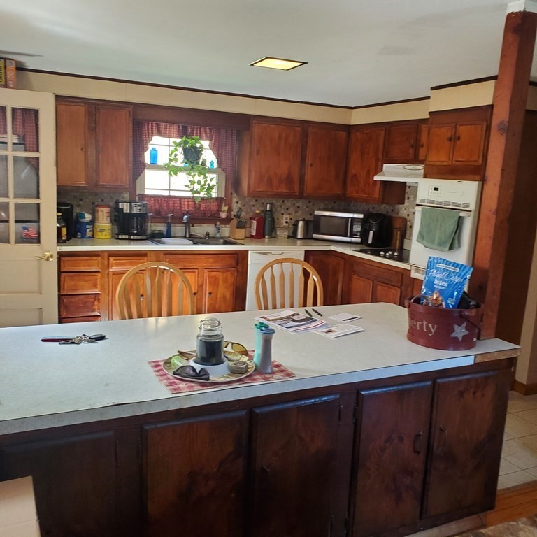 162 Old Worcester Road Charlton, MA 01507 - Photo 9 of 20