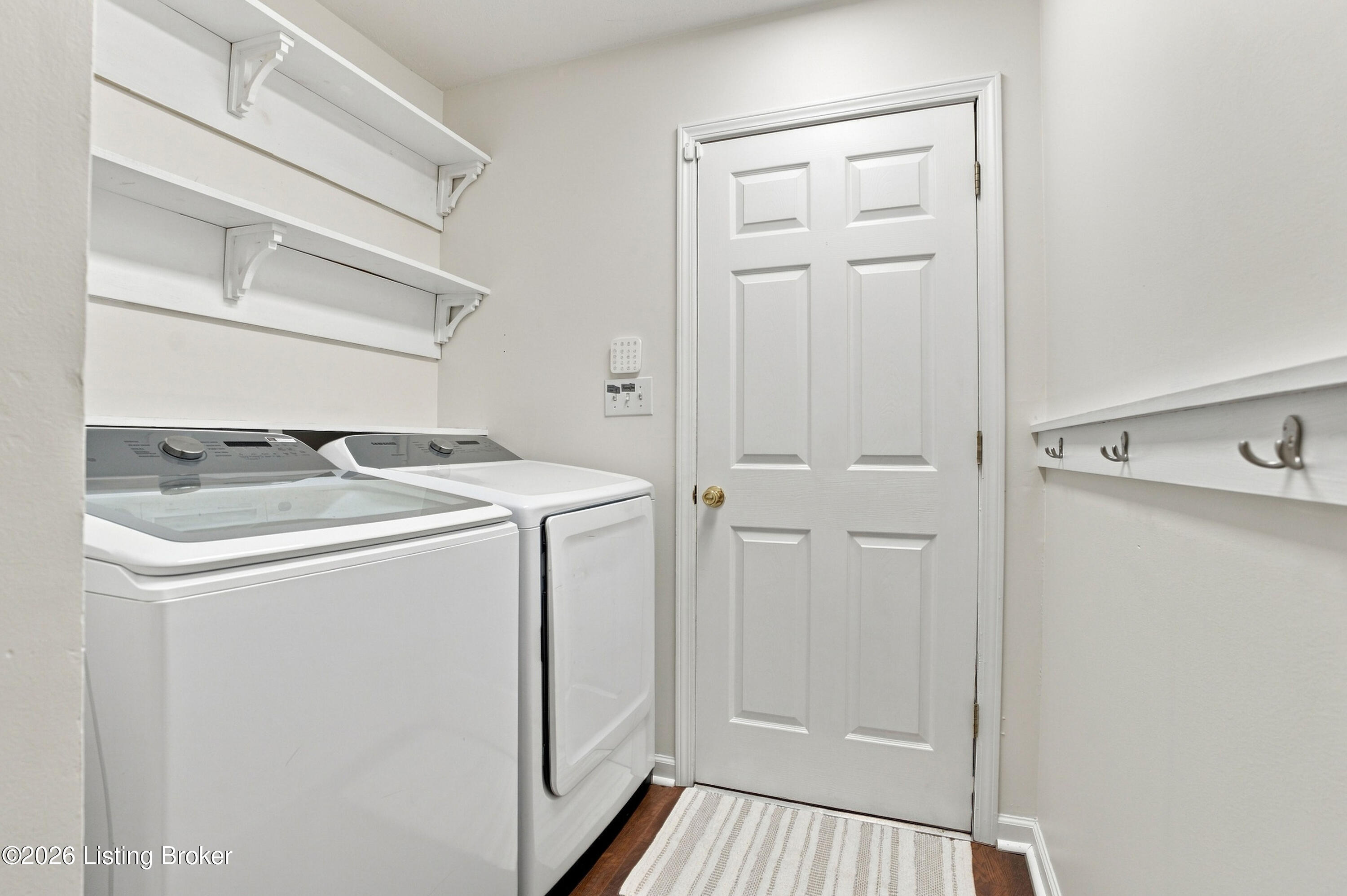 220 Rolling Ridge Way Simpsonville, KY 40067 - Photo 23 of 48 34_Laundry_Room