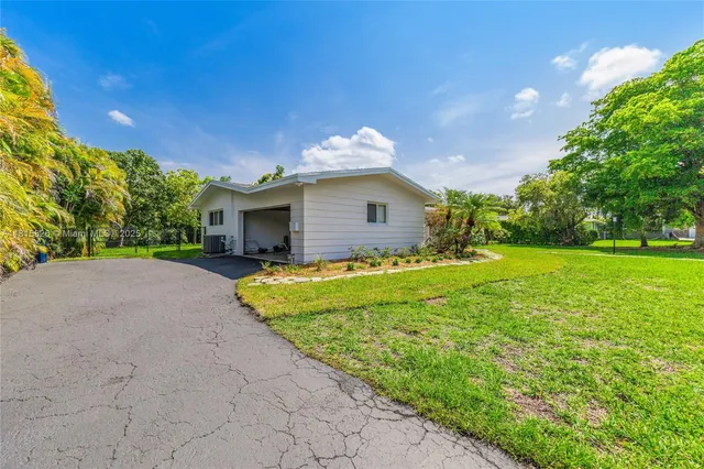 $6,700 | 8825 Southwest 151st Street, Palmetto Bay, FL 33176