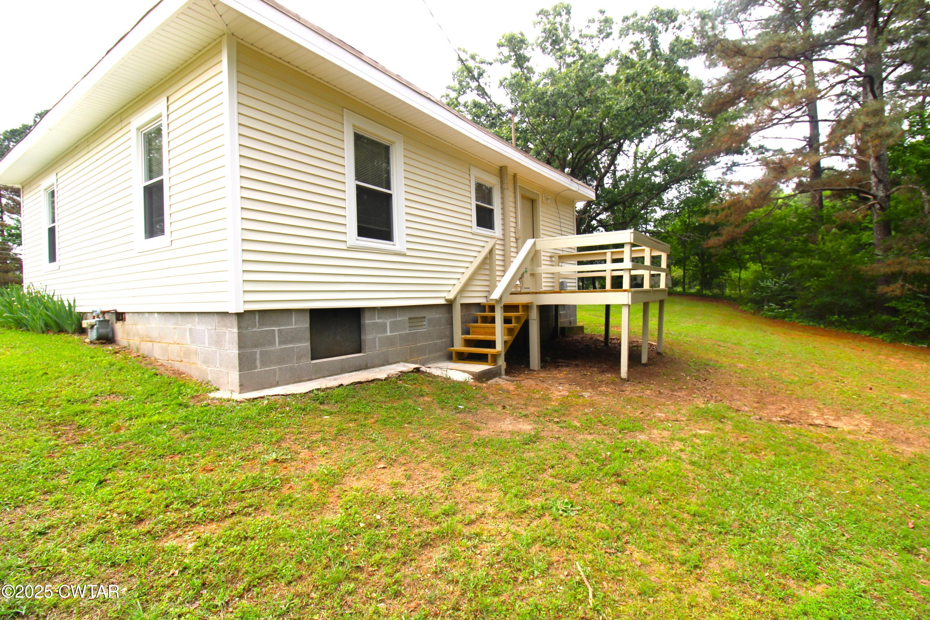 1139 South Main Street Lexington, TN 38351 - Photo 8 of 14 BackyardView