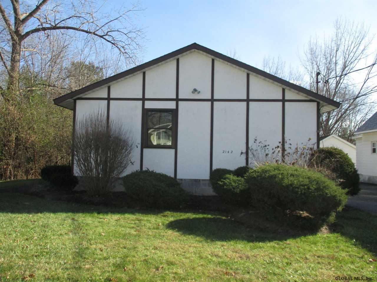 2142 Rosa Road Schenectady, NY 12309 - Photo 9 of 11 Photo 9