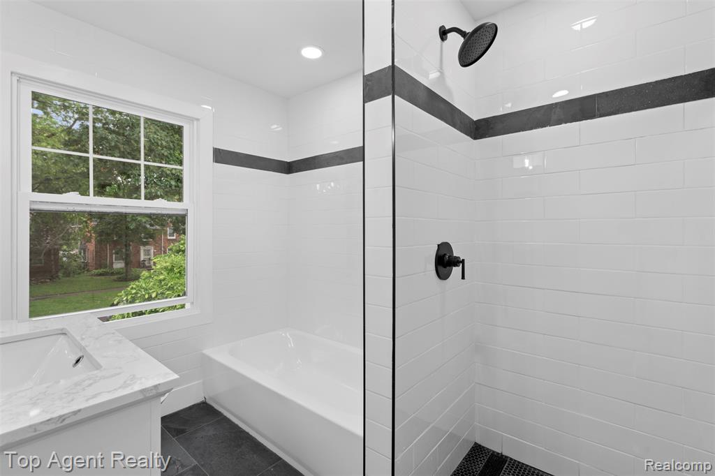 14638 Greenview Road Detroit, MI 48223 - Photo 26 of 50