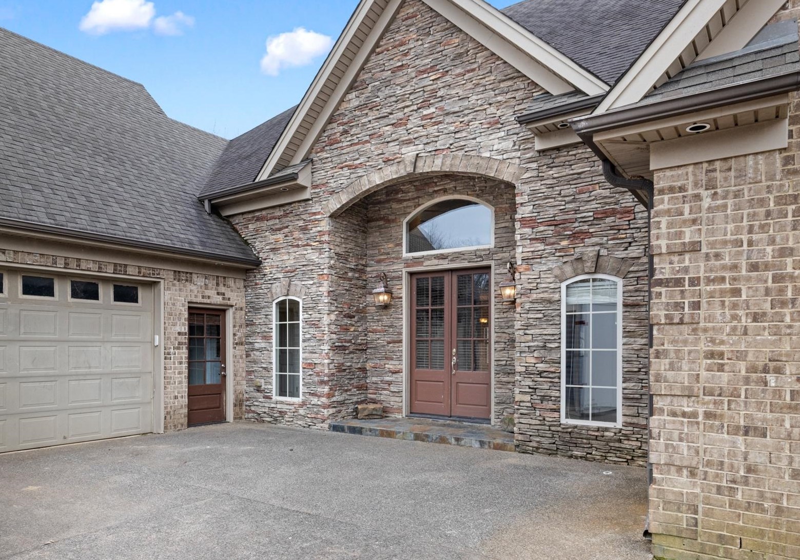 8169 Miller Road Atoka, TN 38004 - Photo 4 of 40 a front view of a house