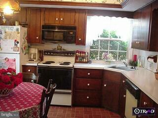 34 Roboda Boulevard Royersford, PA 19468 - Photo 2 of 4 Gallery Image 2