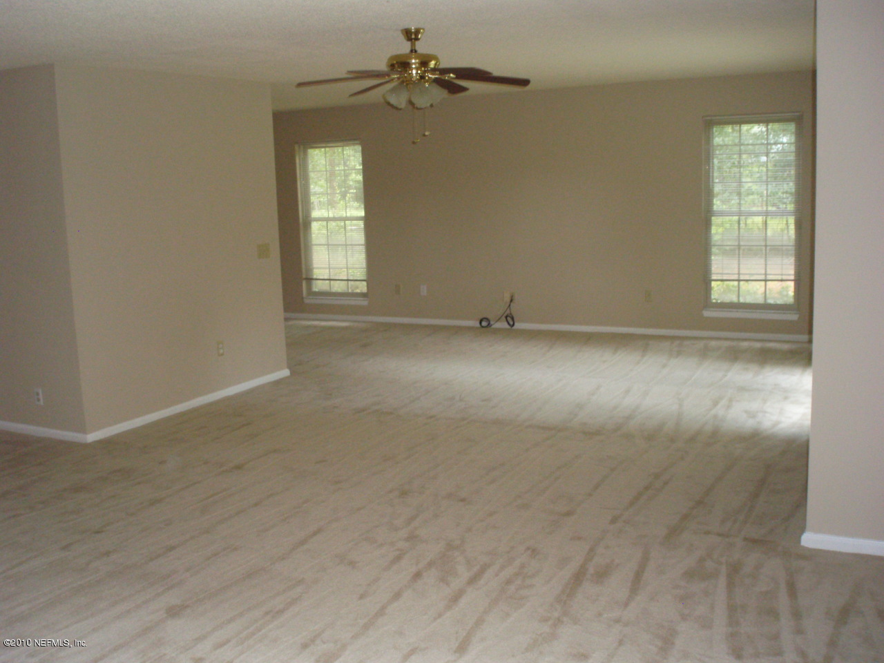 12084 Flynn Road Jacksonville, FL 32223 - Photo 4 of 7 Living room