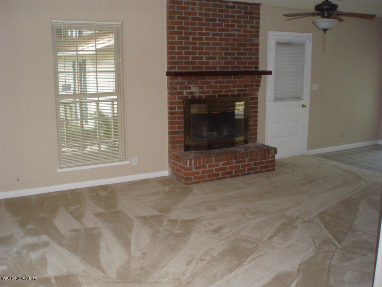 12084 Flynn Road Jacksonville, FL 32223 - Photo 5 of 7 Family room