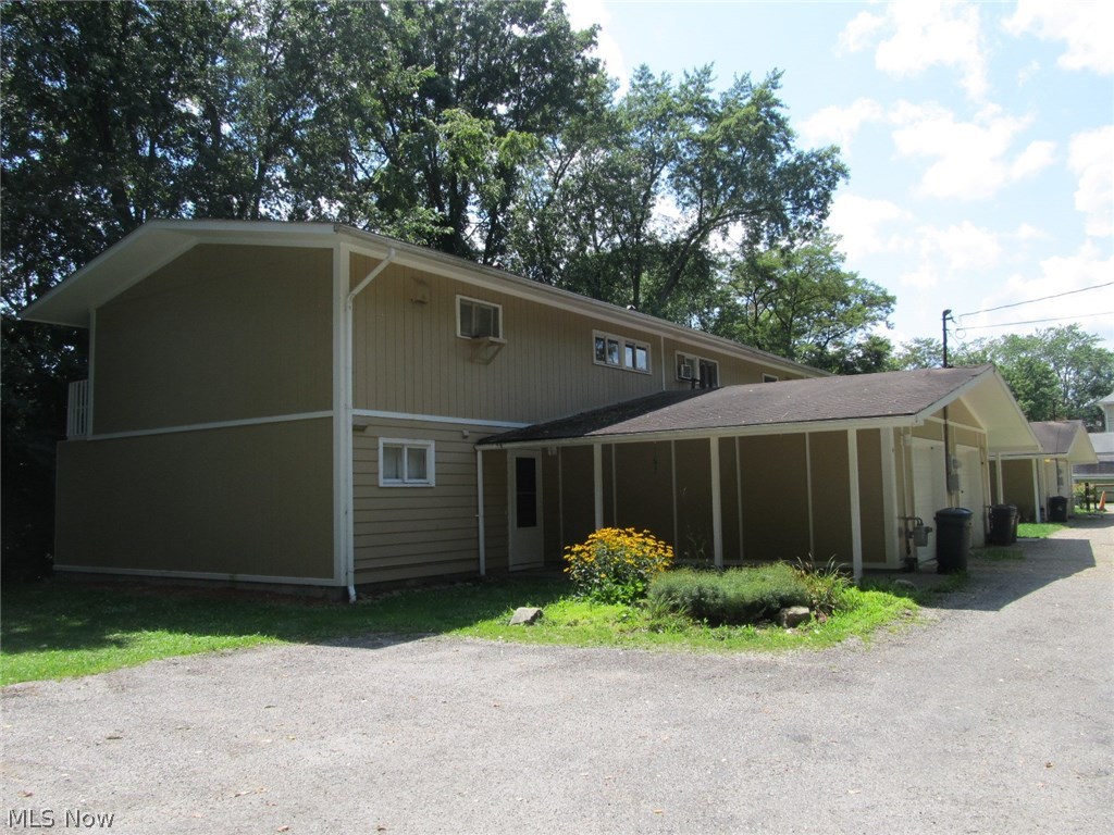 1960 Creston Road Cambridge, OH 43725 - Photo 2 of 33 Gallery Image 2