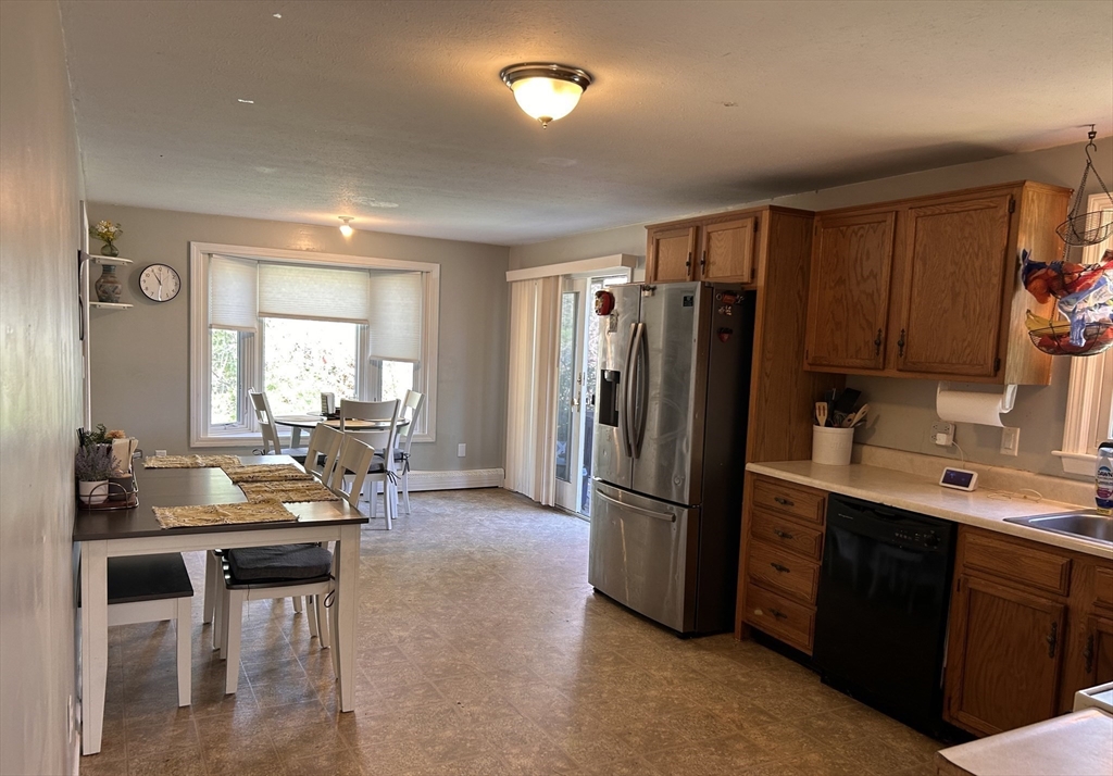 21 Dinahs Way Wareham, MA 02571 - Photo 4 of 11