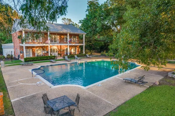 $228,500 | 1295 Roaring Springs Road, Fort Worth, TX 76114