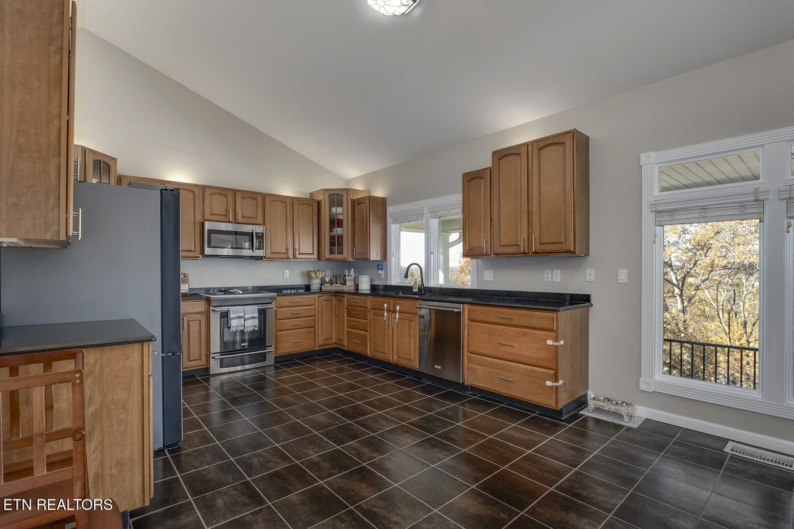 417 River Road Loudon, TN 37774 - Photo 16 of 60 Kitchen