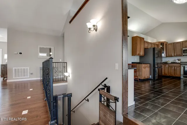 $670,000 | 417 River Road, Loudon, TN 37774