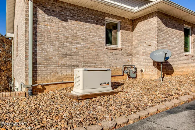 $670,000 | 417 River Road, Loudon, TN 37774