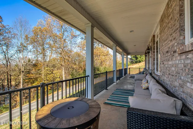 $670,000 | 417 River Road, Loudon, TN 37774